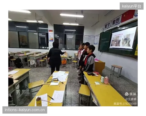发展周期 内容分发逻辑正从单向传播转向双向互动 提升用户参与度